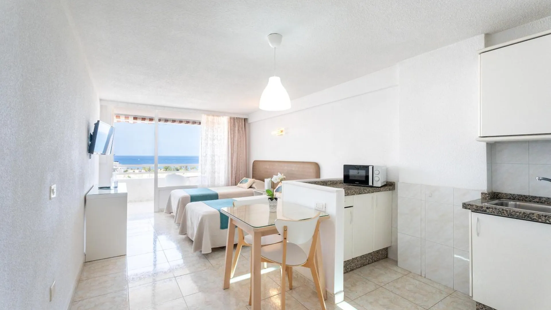 Apartamentos Borinquen Playa de las Américas 2*,
